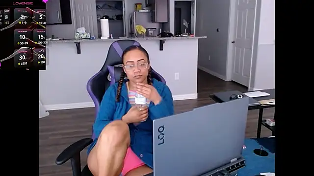 RylHoneyy online show from July 28, 2026, 7:50 pm