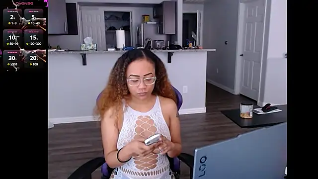 RylHoneyy online show from July 11, 2026, 8:20 pm