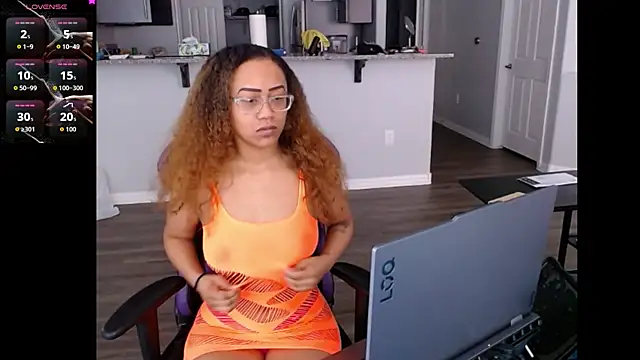 RylHoneyy online show from July 15, 2026, 5:53 pm