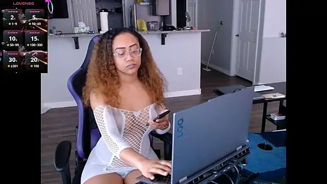 RylHoneyy online show from August 3, 2026, 6:47 pm