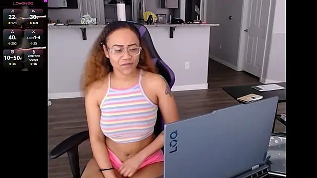 RylHoneyy online show from July 16, 2026, 6:27 pm