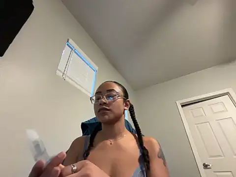 RylHoneyy online show from February 11, 2026, 12:54 am