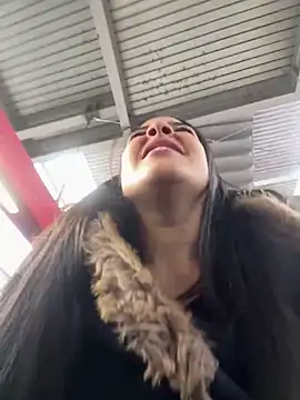 WHAAATTTTTTTTTT online show from December 15, 2025, 11:38 am