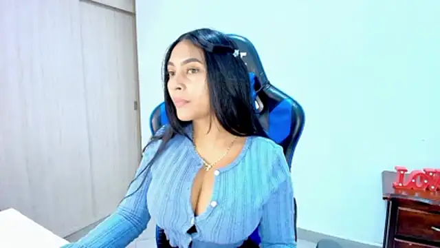 sophiax-x online show from January 6, 2026, 5:17 pm