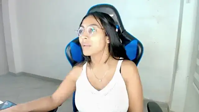 Snapshot of sophiax-x chatting on February 19, 2026, 1:13 am sophiax-x online show from February 19, 2026, 1:13 am