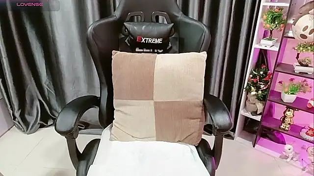 Yuki-yio online show from February 9, 2026, 1:14 am