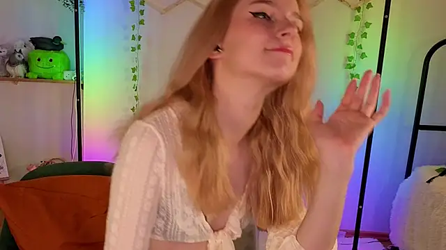 berrry girl online show from June 12, 2026, 5:38 am