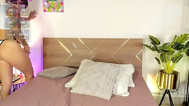 Amy art online show from March 7, 2026, 9:42 pm