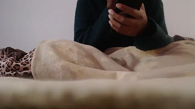 Snapshot of HoneyDripHer chatting on December 1, 2024, 4:34 pm HoneyDripHer online show from December 1, 2024, 4:34 pm