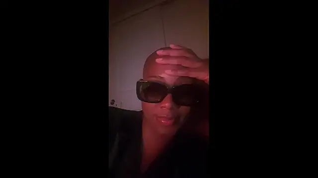 Snapshot of HoneyDripHer chatting on November 16, 2025, 12:26 am HoneyDripHer online show from November 16, 2025, 12:26 am