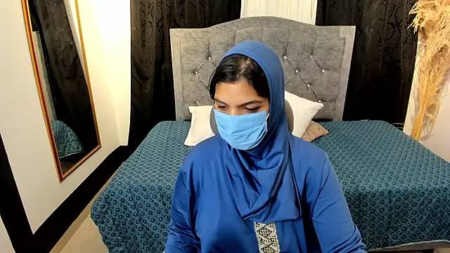 Snapshot of anissa- chatting on February 25, 2025, 3:31 pm anissa- online show from February 25, 2025, 3:31 pm