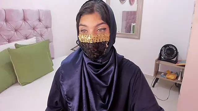 Snapshot of anissa- chatting on February 19, 2025, 12:22 pm anissa- online show from February 19, 2025, 12:22 pm