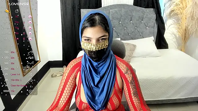 Snapshot of anissa- chatting on March 8, 2025, 12:09 pm anissa- online show from March 8, 2025, 12:09 pm