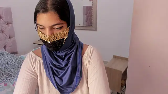 Snapshot of anissa- chatting on February 21, 2025, 4:37 pm anissa- online show from February 21, 2025, 4:37 pm