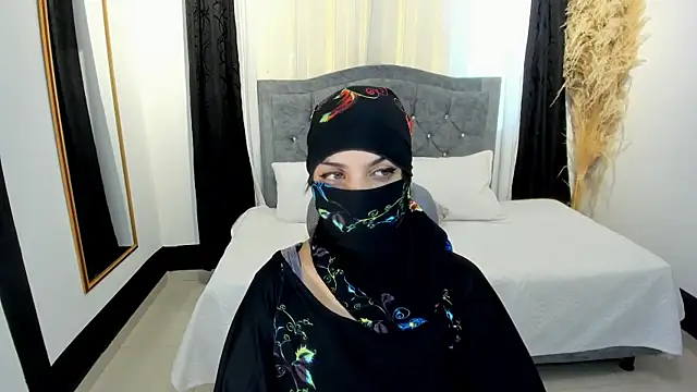 Snapshot of anissa- chatting on March 11, 2025, 12:39 pm anissa- online show from March 11, 2025, 12:39 pm