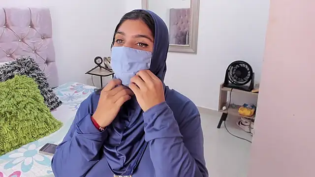 Snapshot of anissa- chatting on February 20, 2025, 1:40 pm anissa- online show from February 20, 2025, 1:40 pm