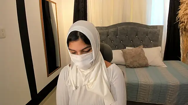 Snapshot of anissa- chatting on March 13, 2025, 12:35 pm anissa- online show from March 13, 2025, 12:35 pm