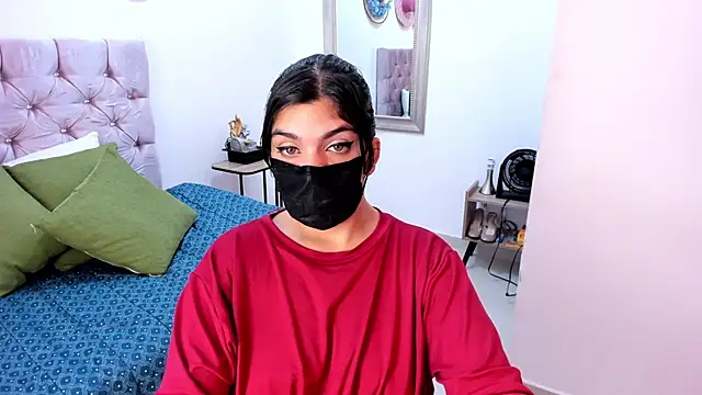 Snapshot of anissa- chatting on February 5, 2025, 1:00 pm anissa- online show from February 5, 2025, 1:00 pm