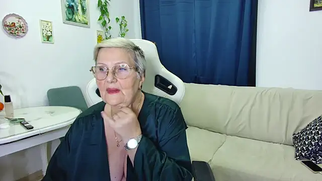 Selenna57 online show from January 5, 2026, 6:55 pm