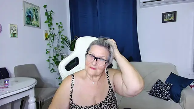 Selenna57 online show from February 2, 2026, 6:18 pm