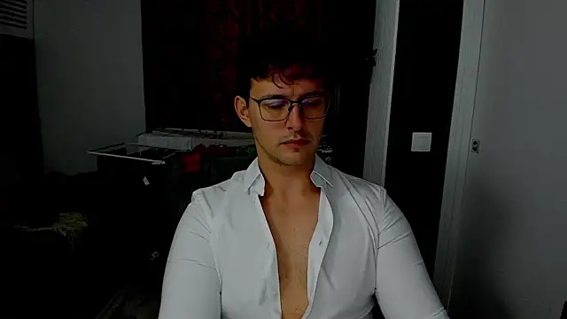 sexxymuscles4u online show from October 30, 2025, 9:18 am