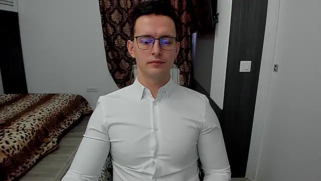 sexxymuscles4u online show from February 24, 2025, 10:15 am