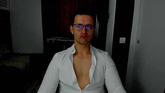 sexxymuscles4u online show from October 31, 2025, 8:44 am