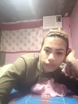 Snapshot of Cutie_body11 chatting on February 5, 2026, 2:51 am Cutie body11 online show from February 5, 2026, 2:51 am