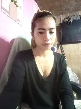 Snapshot of Cutie_body11 chatting on February 8, 2026, 12:52 am Cutie body11 online show from February 8, 2026, 12:52 am