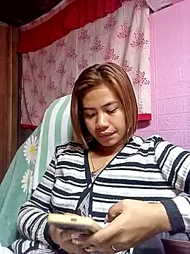 Snapshot of Cutie_body11 chatting on March 18, 2026, 12:58 am Cutie body11 online show from March 18, 2026, 12:58 am