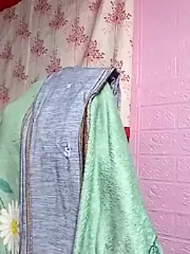 Snapshot of Cutie_body11 chatting on March 7, 2026, 2:40 am Cutie body11 online show from March 7, 2026, 2:40 am