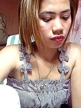 Snapshot of Cutie_body11 chatting on March 17, 2026, 10:29 am Cutie body11 online show from March 17, 2026, 10:29 am