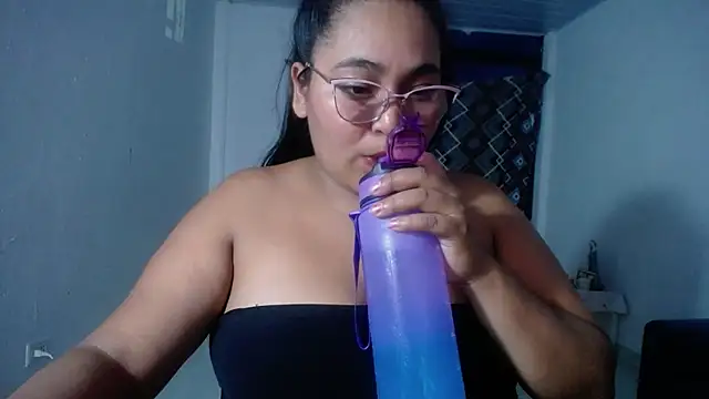 Snapshot of sirena_15 chatting on March 5, 2026, 5:15 am sirena 15 online show from March 5, 2026, 5:15 am