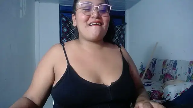 Snapshot of sirena_15 chatting on February 6, 2026, 5:25 am sirena 15 online show from February 6, 2026, 5:25 am