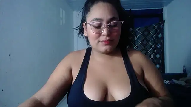 Snapshot of sirena_15 chatting on February 11, 2026, 5:29 am sirena 15 online show from February 11, 2026, 5:29 am