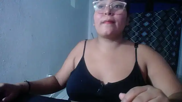 Snapshot of sirena_15 chatting on March 16, 2026, 5:37 am sirena 15 online show from March 16, 2026, 5:37 am