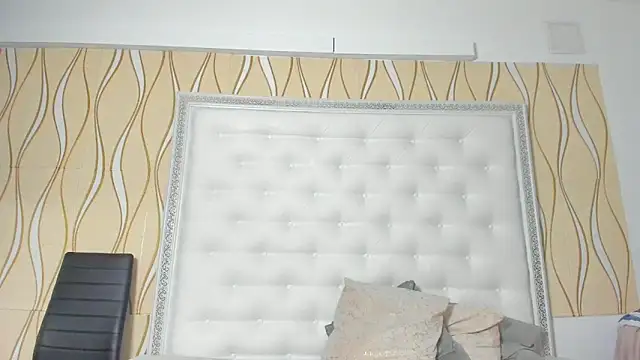 Snapshot of karissia chatting on December 18, 2025, 4:06 am karissia online show from December 18, 2025, 4:06 am