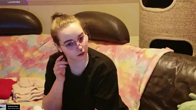 Snapshot of GamerGirl_Eve chatting on March 22, 2026, 6:42 pm GamerGirl Eve online show from March 22, 2026, 6:42 pm