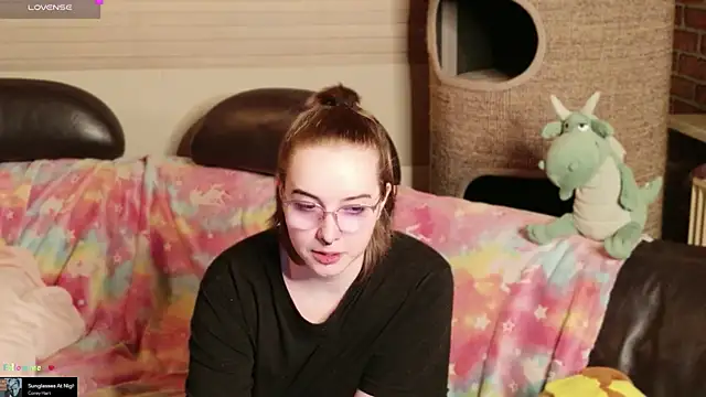 Snapshot of GamerGirl_Eve chatting on March 8, 2026, 6:44 pm GamerGirl Eve online show from March 8, 2026, 6:44 pm