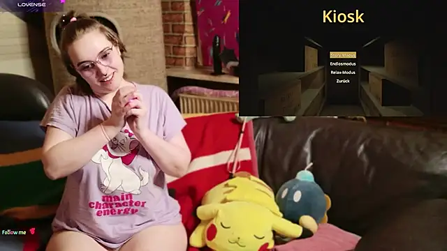 Snapshot of GamerGirl_Eve chatting on February 12, 2026, 6:07 pm GamerGirl Eve online show from February 12, 2026, 6:07 pm