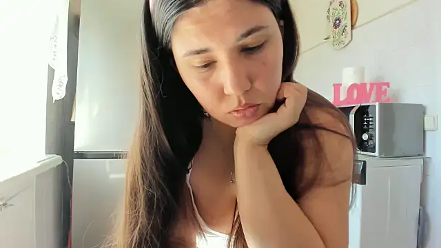 Snapshot of MiaMarrone chatting on May 16, 2026, 11:09 am MiaMarrone online show from May 16, 2026, 11:09 am