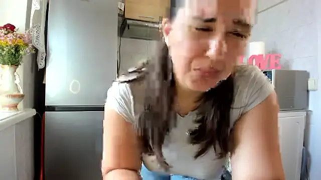 Snapshot of MiaMarrone chatting on June 28, 2026, 1:06 pm MiaMarrone online show from June 28, 2026, 1:06 pm