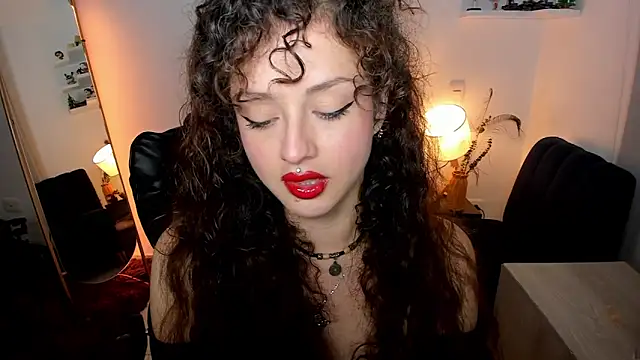 Cassandra Caiin online show from May 13, 2026, 2:18 am