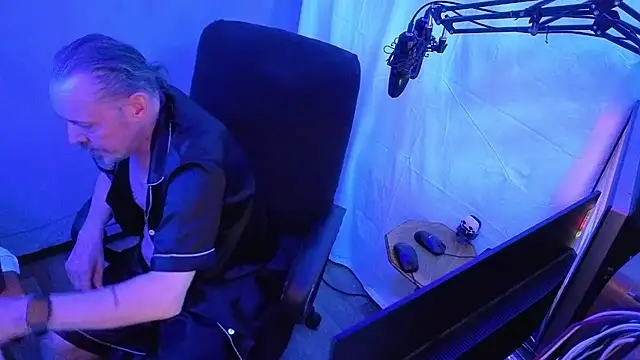 Snapshot of Richy__Rich_ chatting on April 10, 2026, 12:50 am Richy Rich online show from April 10, 2026, 12:50 am