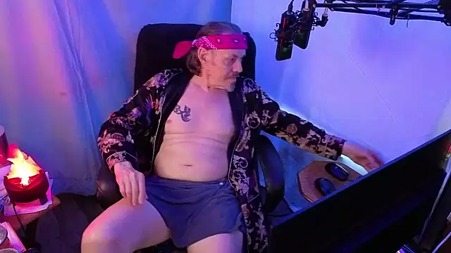 Snapshot of Richy__Rich_ chatting on April 2, 2026, 11:44 pm Richy Rich online show from April 2, 2026, 11:44 pm