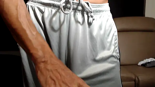 Snapshot of ThickD2C chatting on June 19, 2026, 4:35 pm ThickD2C online show from June 19, 2026, 4:35 pm