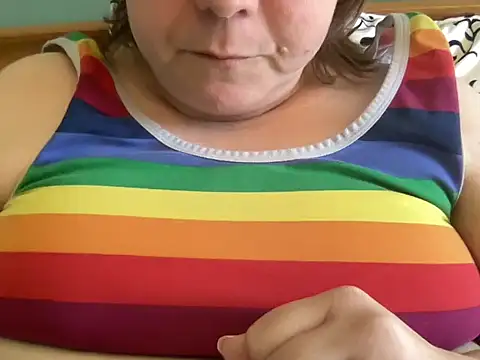 Snapshot of ParisNova chatting on March 12, 2025, 4:13 pm ParisNova online show from March 12, 2025, 4:13 pm