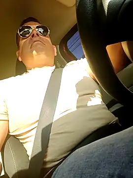 chicoguapo8 online show from December 1, 2025, 9:37 pm