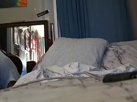 Makeyoucumallover online show from December 4, 2024, 11:24 am