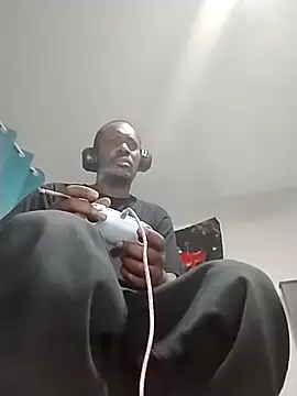 Makeyoucumallover online show from October 31, 2025, 5:59 am